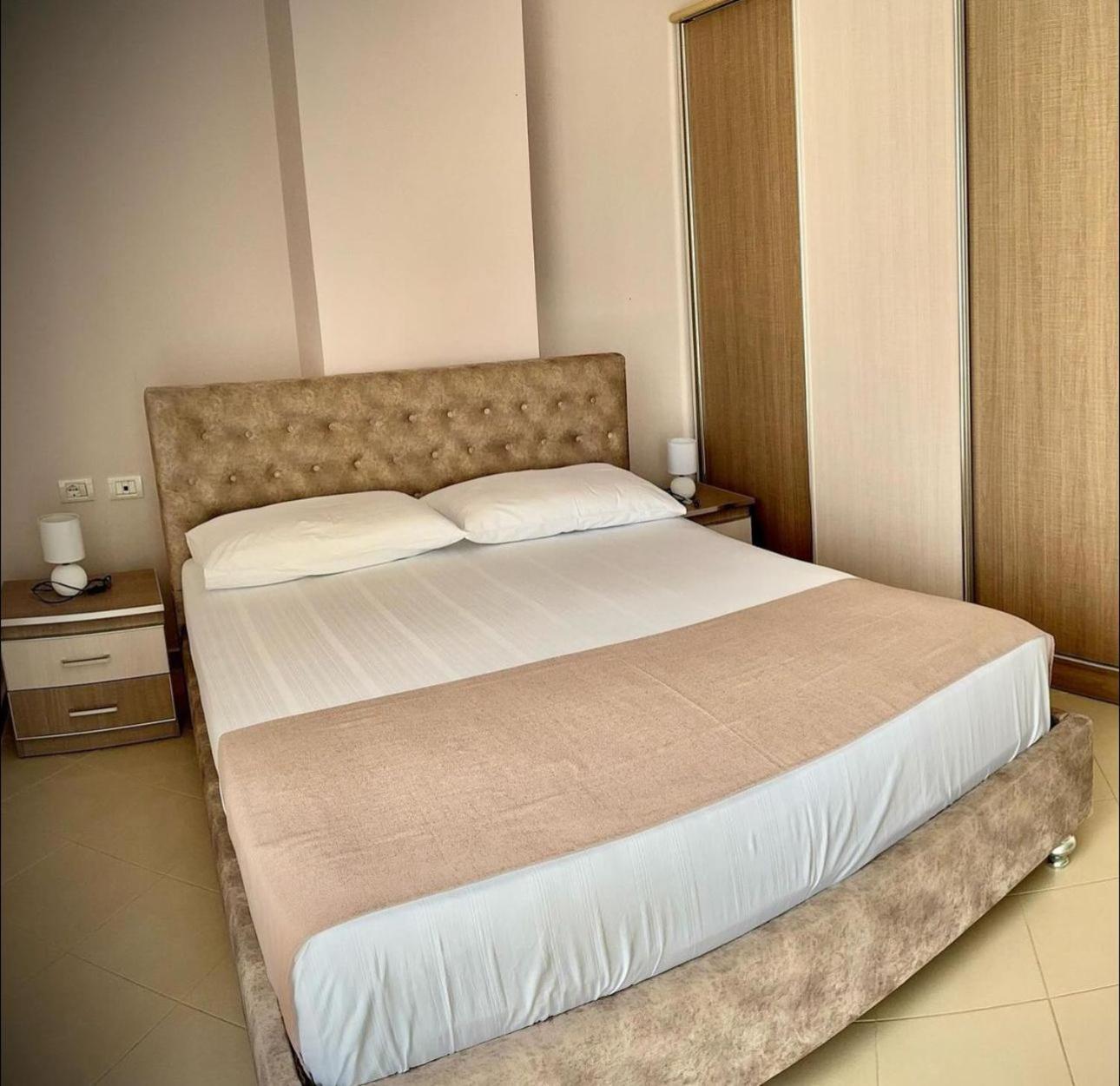 Endy Apartaments Orikum Luaran gambar